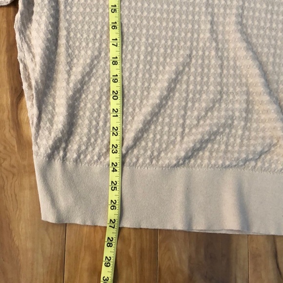 Beige lightweight sweater. - Picture 2 of 8